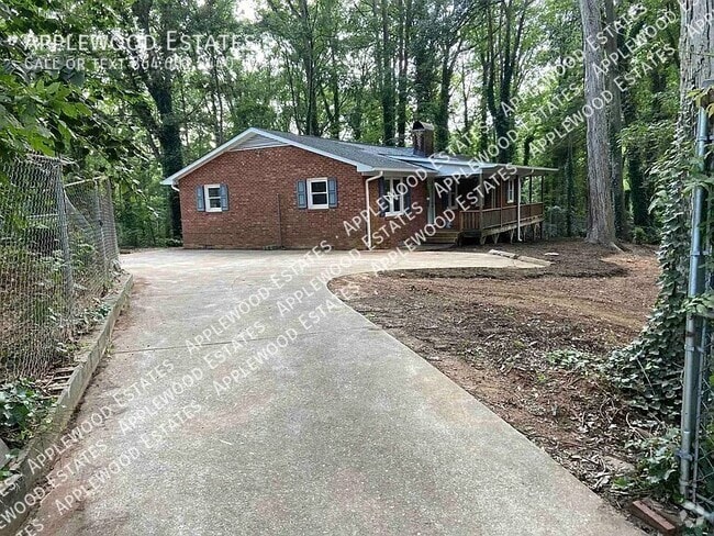 Building Photo - 1000 Textile Rd Unit B Rental