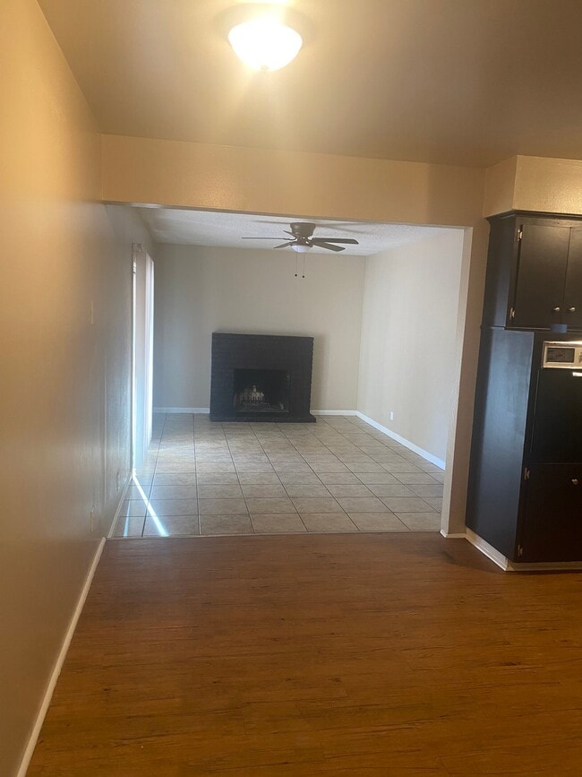 834 W Rialto Ave