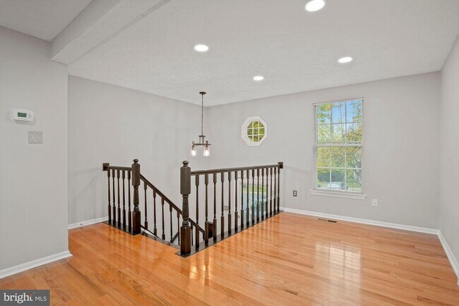 Photo - 1539 Woodcrest Dr