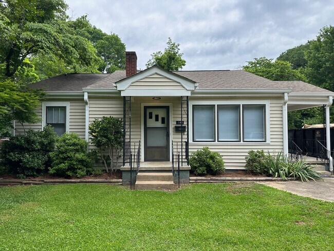 Five Bedroom Home Near UGA - Five Bedroom Home Near UGA