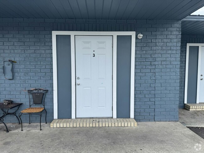 Building Photo - 1911 Citrus Blvd Rental