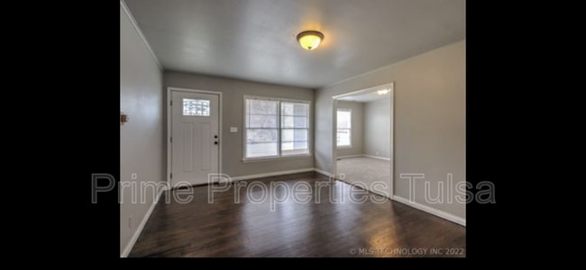 Photo - 925 E Thompson Ave
