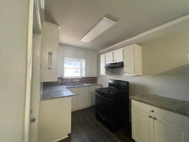 Photo - 1105 Fisher St