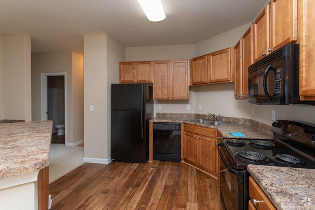2BR, 2BA - 1060Sf
