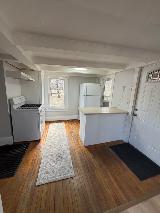 Photo - 303 N State St