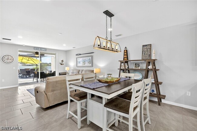 Photo - 14582 Edgewater Cir