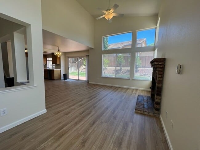 Photo - Beautiful 3 Bedroom 3 Bathroom on Large Corner Lot
