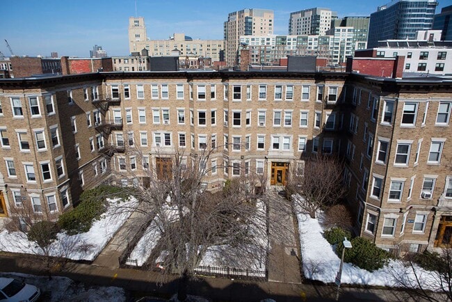 Building Photo - 102 Queensberry St Rental
