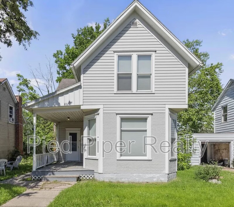 Photo - 816 S James Ave