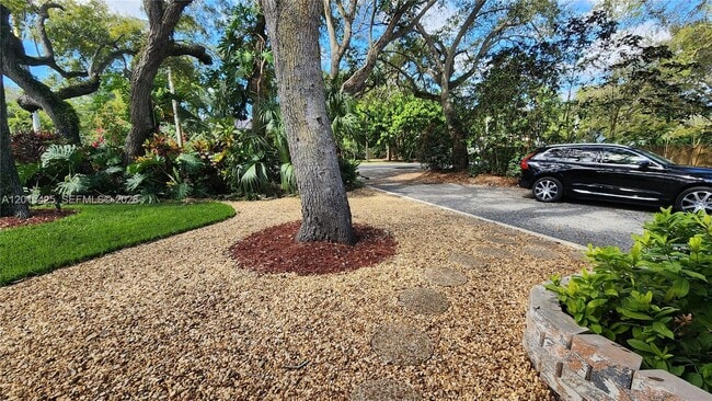 Photo - 16575 Old Cutler Rd Unit 16575
