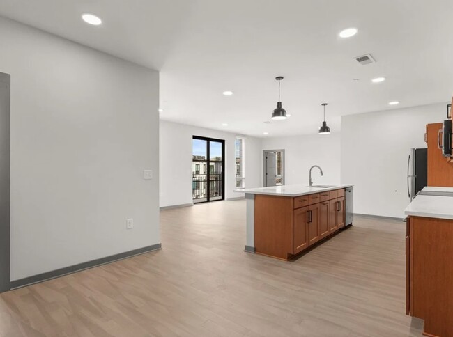 Building Photo - Red Oak Flats Rental