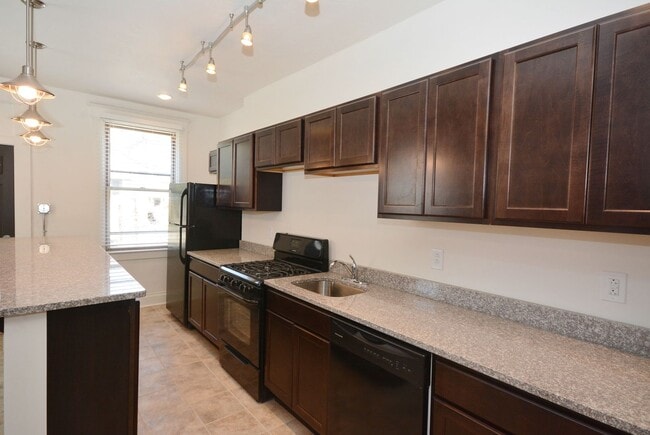 Photo - SPACIOUS AND MODERN HOUSE IN OAKLAND AVAILABLE AUGUST!