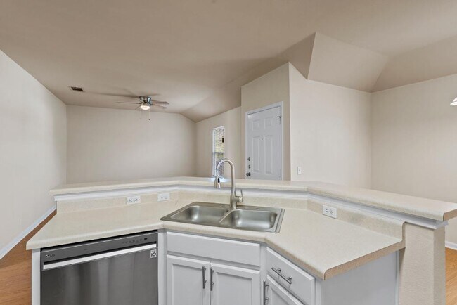 Photo - 3301 El Salido Pkwy