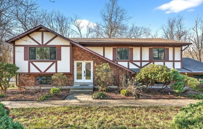 Building Photo - 2289 Brookside Dr