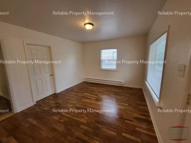 Building Photo - 674 N Water Ave Unit 674 N Water Ave
