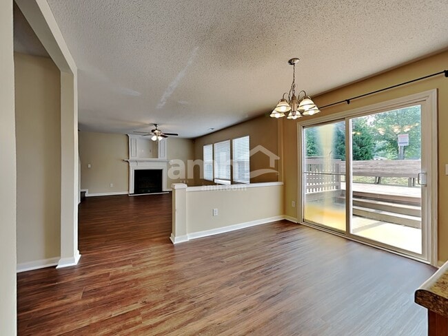 Photo - 4005 Crowfield Dr