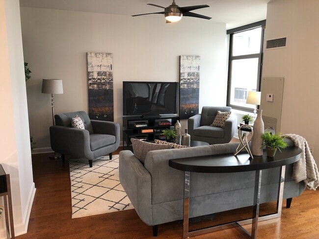 Photo - 233 E 13th St