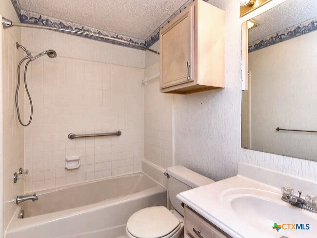 Photo - 1810 Ramona Cir House