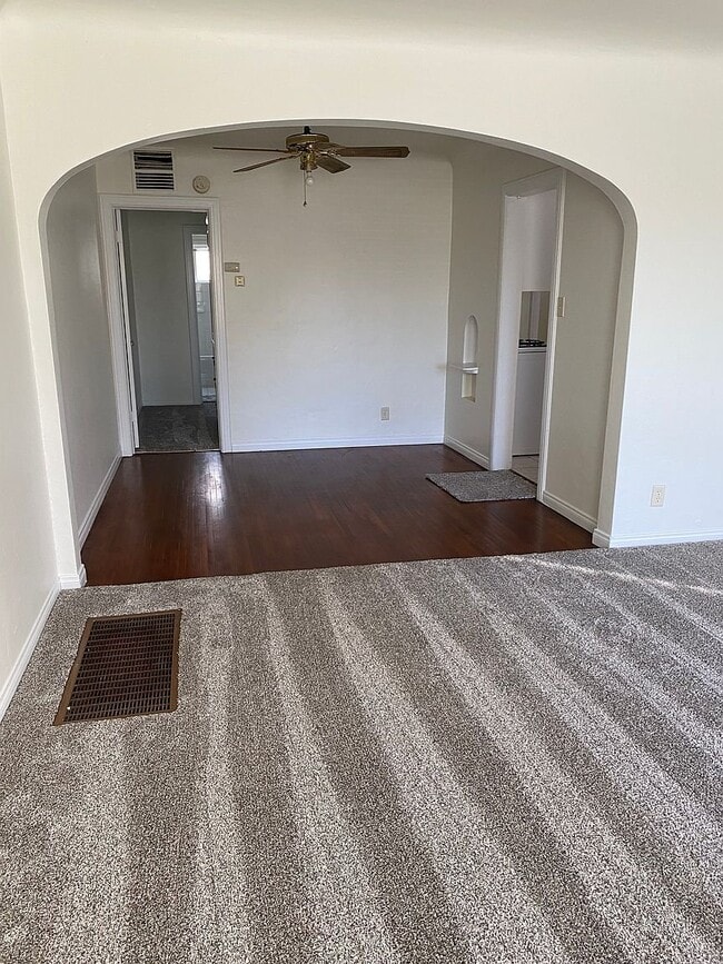 Photo - 400 Jefferson St