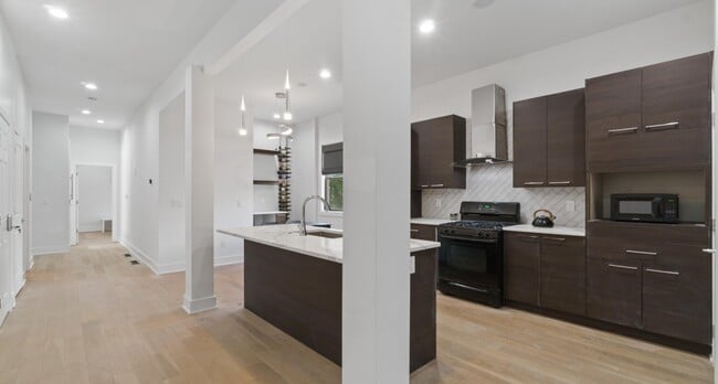 Photo - 210 Mathewson Pl SW