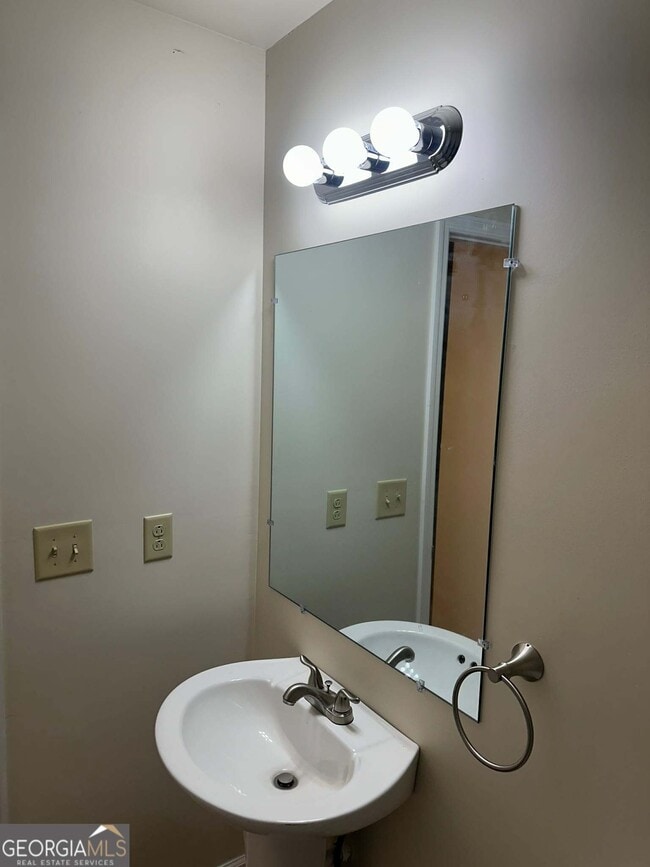 Photo - 1167 Turner Way Unit A