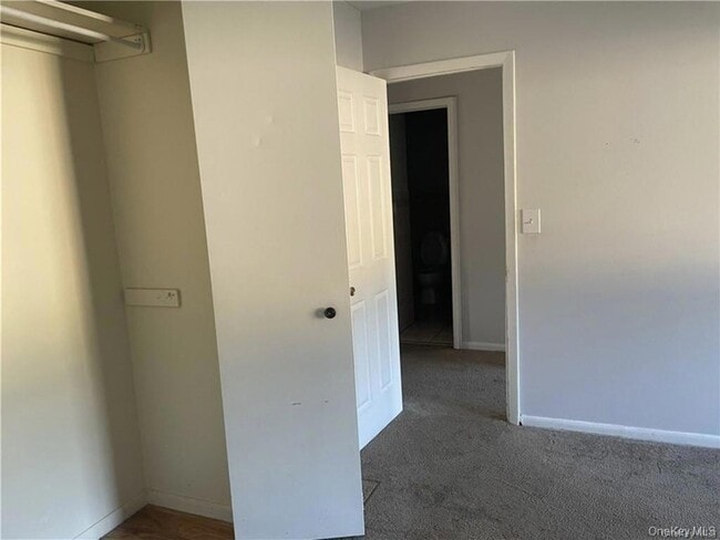 Photo - 32 Scarborough Ln Unit D