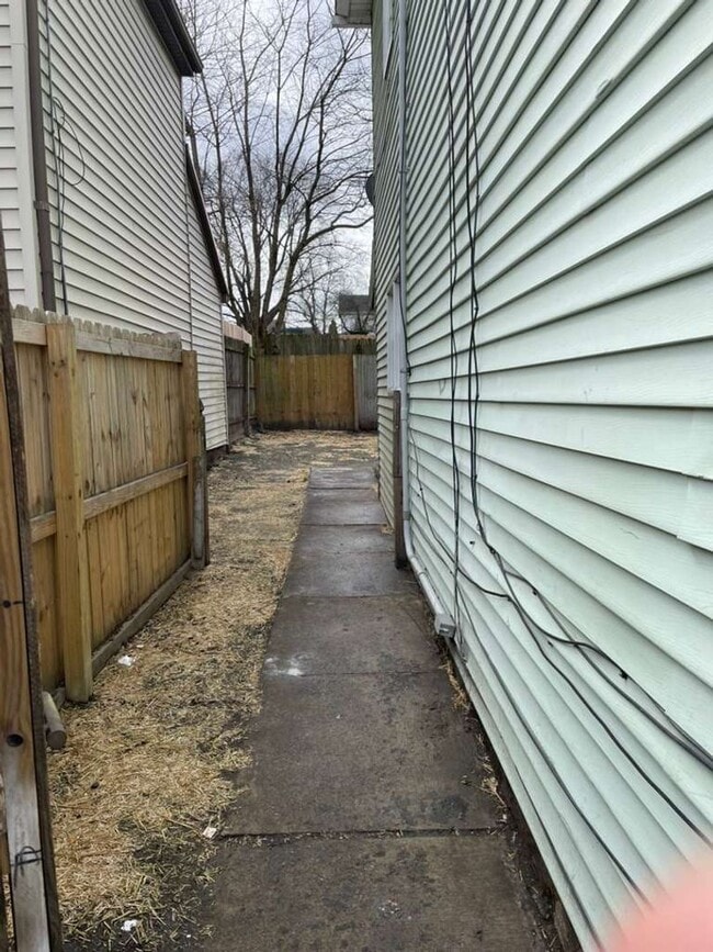 Photo - 315 10th St Unit Rear- 1st Fl.