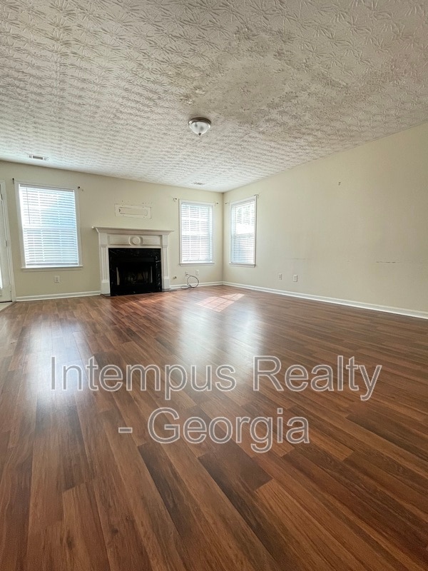 Photo - 2054 Pierce Way