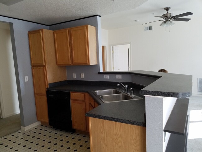 Photo - 7440 S Blackhawk St Unidad #14-108