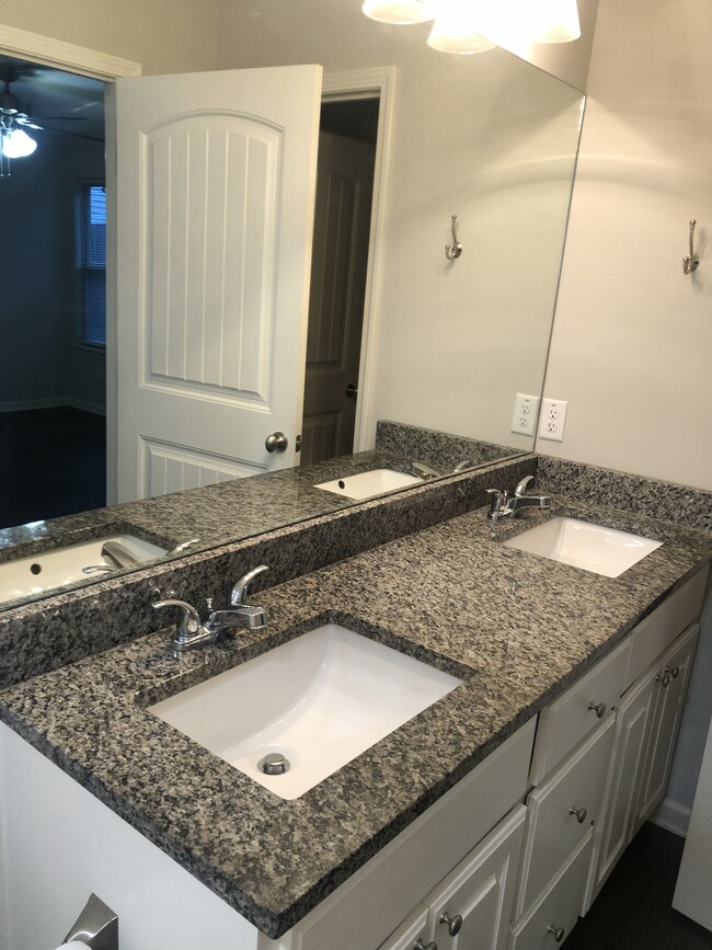 3372 Garden Club Dr