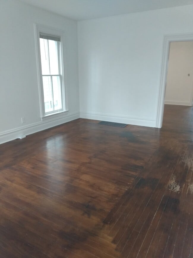 Living Room - 1530 Wisconsin Ave