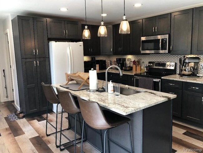 Photo - 8135 Kenwick St