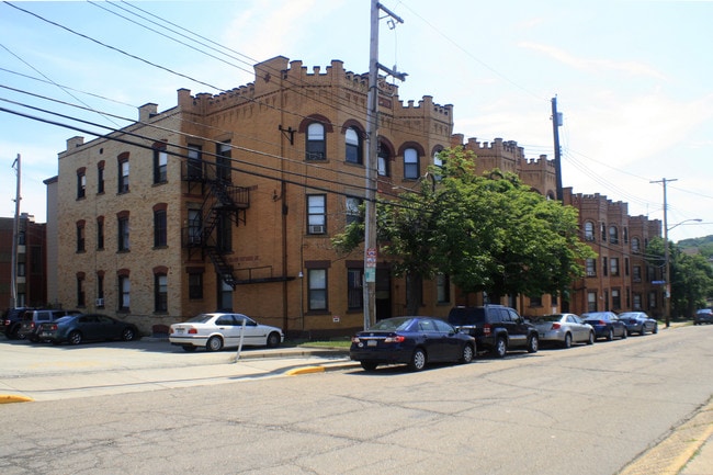 Building Photo - Oakland/Bates Apartments