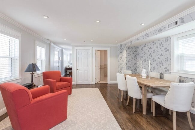 Photo - 622 E 2nd St Unit 622