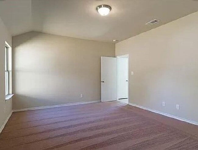 Photo - Spacious 3 bedroom, 2 bath available!