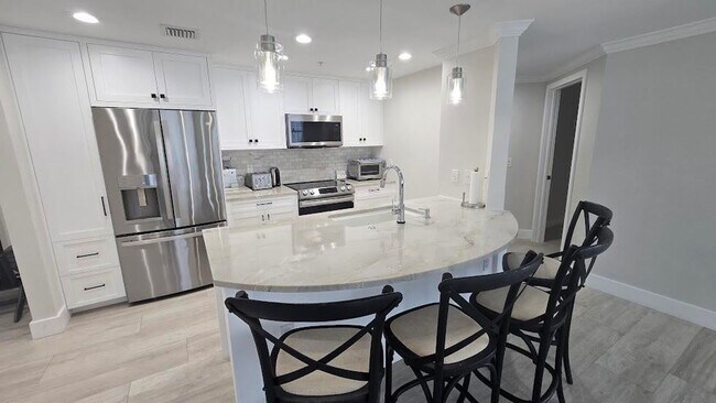 Photo - 191 SE 20th Ave