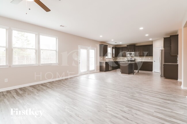 Photo - 175 Craines View