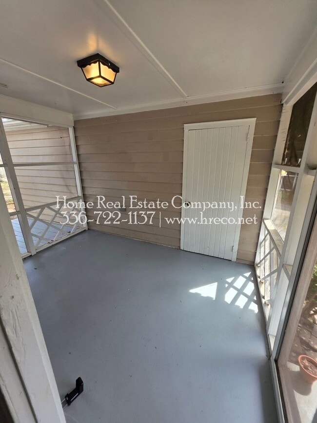 Photo - 525 Lester Ln