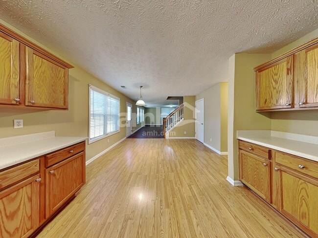 Photo - 3512 Kittery Dr SW