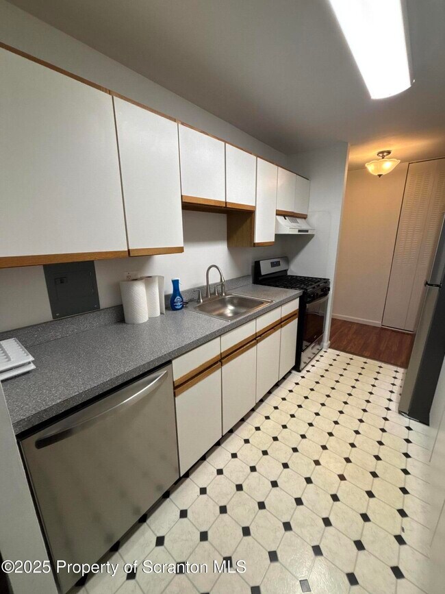 Photo - 1704 Summit Pointe