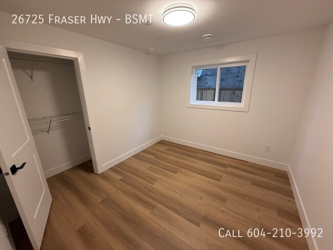 Photo - Brand New Ground Level Suite Unité BSMT