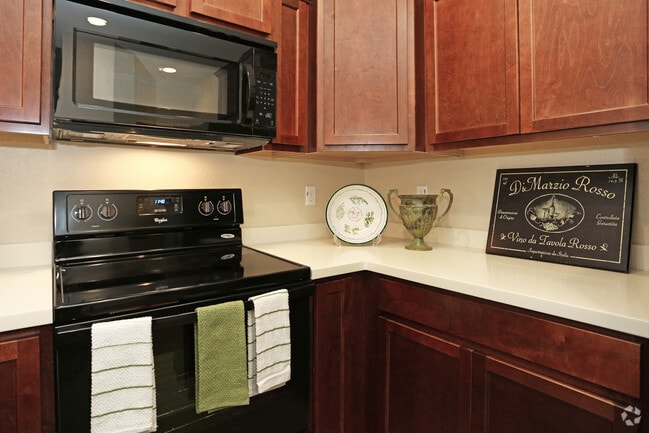 2BR, 2.5BA - 1386 SF