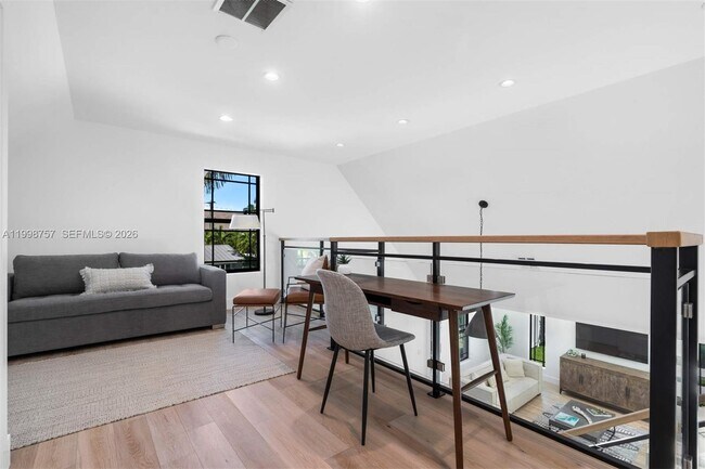 Photo - 18 Hersey Dr