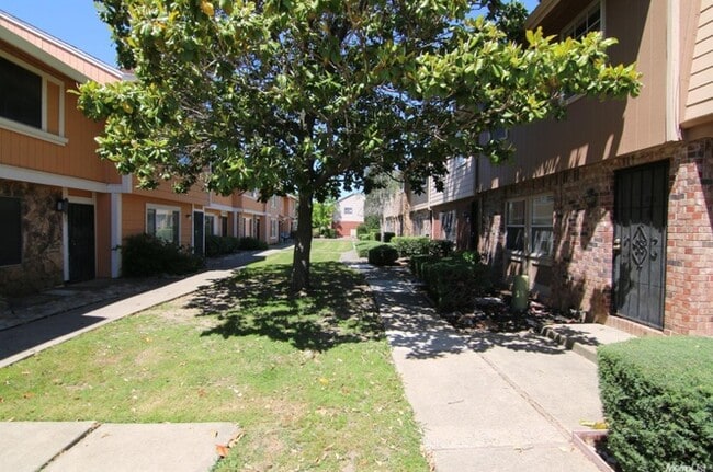 Photo - 4207 Brookfield Dr