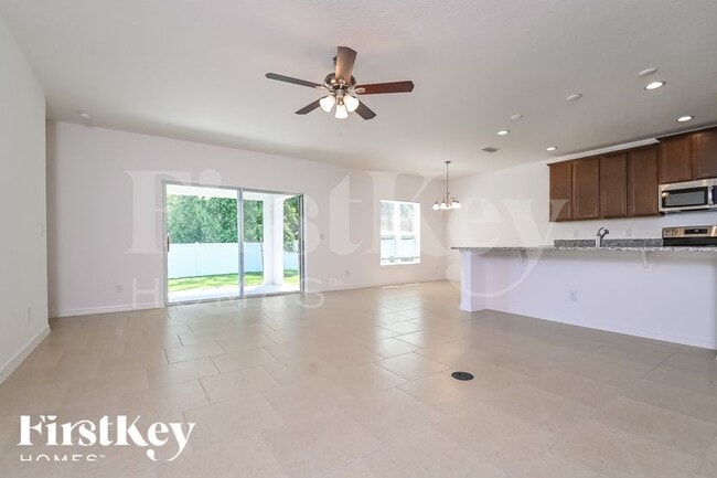 Photo - 900 Avenal Ln
