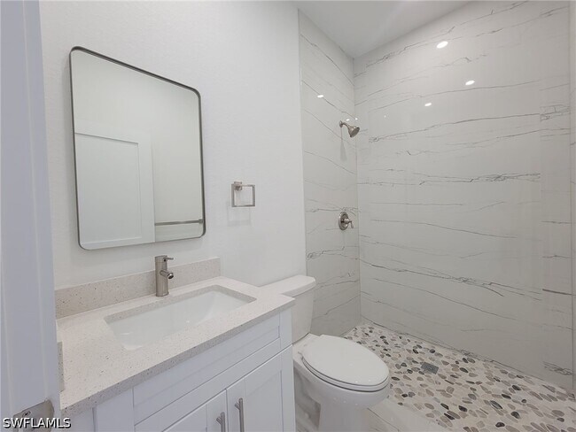 Photo - 886 Milwaukee Blvd