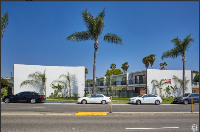 Building Photo - 1740 Redondo Ave Rental