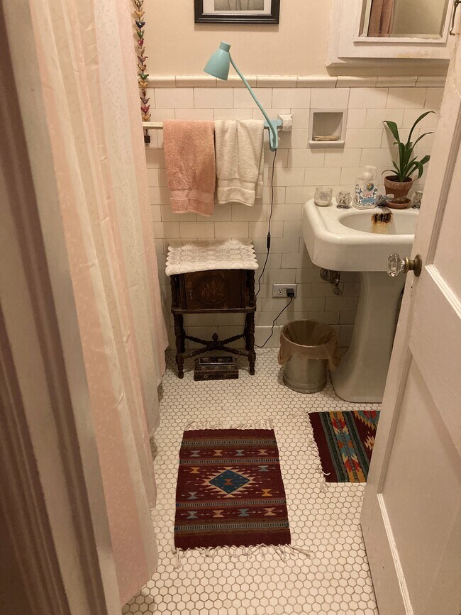 Photo - 414 N Sheppard St