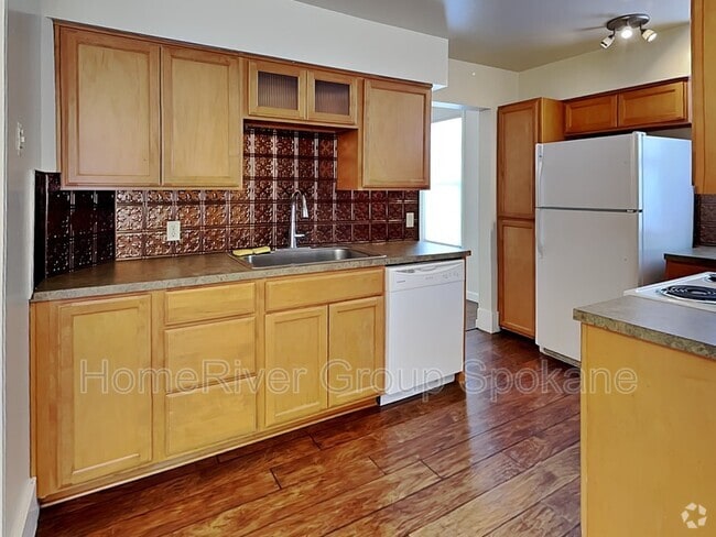 Building Photo - 914 E Indiana Ave Rental