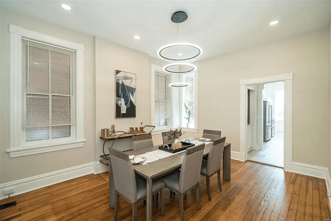 Photo - 1936 Arsenal St